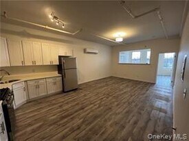 102 North St in Middletown, NY - Building Photo