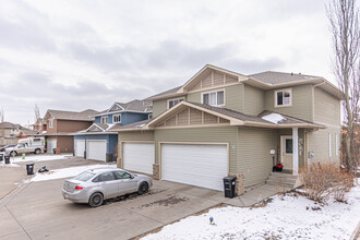 Ellerslie Lane in Edmonton, AB - Building Photo - Building Photo