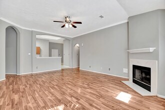 15118 Red Cedar Cove Ln in Cypress, TX - Foto de edificio - Building Photo