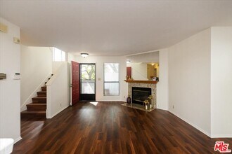 279 E Glenarm St in Pasadena, CA - Building Photo - Building Photo