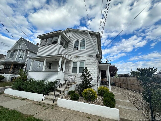 property at 152 Thompson St
