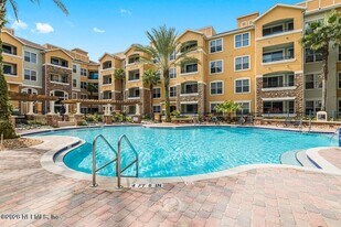 1001 Monument Rd in Jacksonville, FL - Building Photo