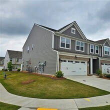 233 Salt Lk Ln in Hoschton, GA - Building Photo - Building Photo
