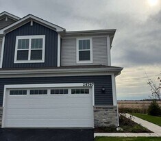 25747 W Yorkshire Dr in Plainfield, IL - Building Photo