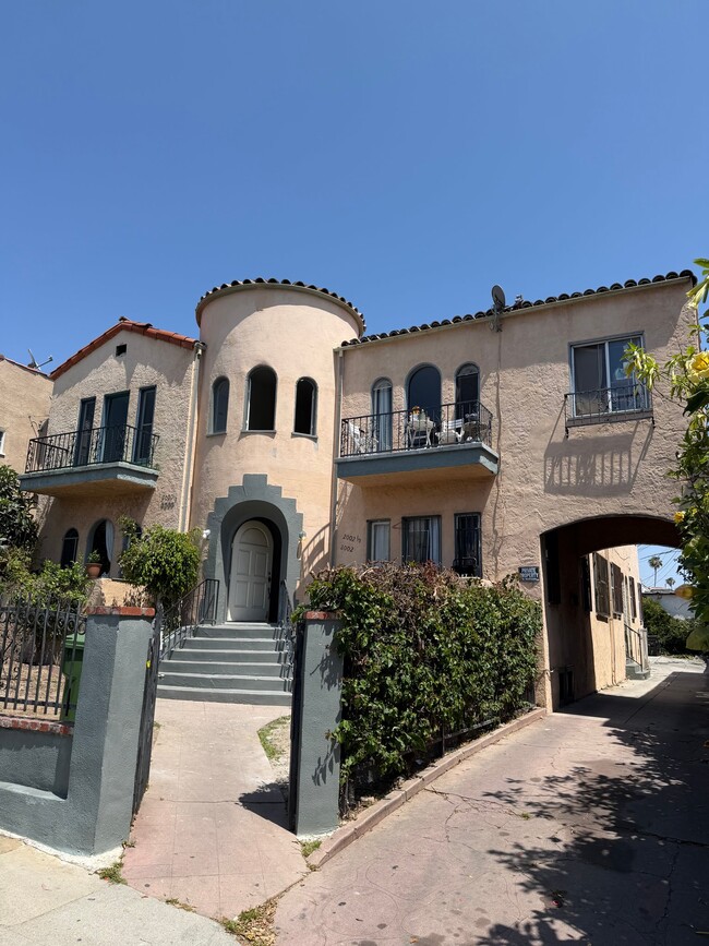 2001 S Harcourt Ave, Unit 2