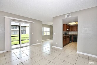 9934 Turf Way-Unit -Apt 2 in Orlando, FL - Building Photo - Building Photo