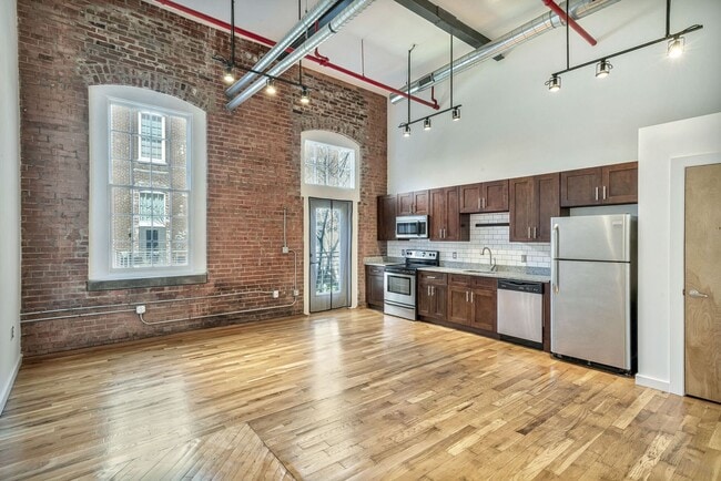 1350 Rosa L Parks Blvd in Nashville, TN - Building Photo - Building Photo