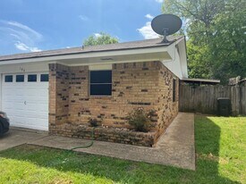 106-106 Jester Cir in Longview, TX - Building Photo