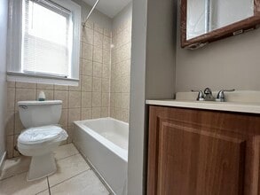 57 Linden Ave, Unit 303 in Jersey City, NJ - Foto de edificio - Building Photo