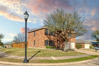 4006 Collin Ct in Heartland, TX - Building Photo - Building Photo