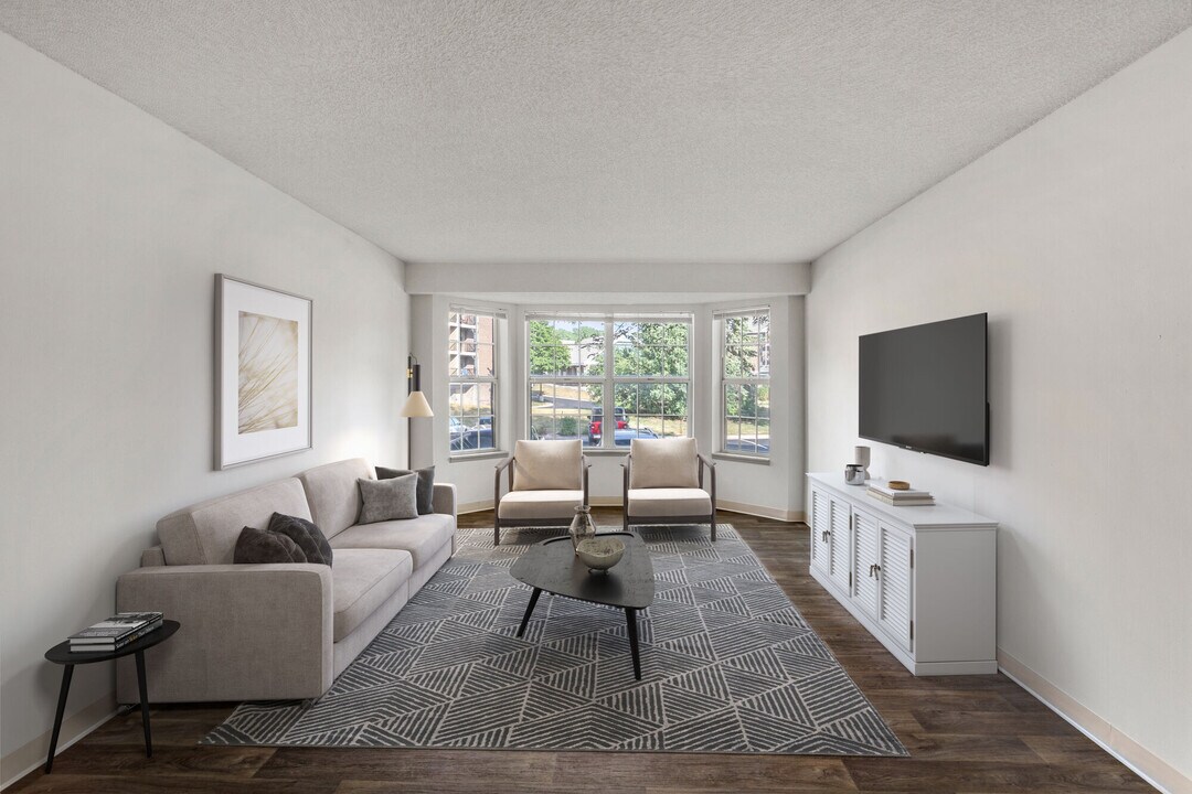 Meridian Pointe in Burnsville, MN - Foto de edificio