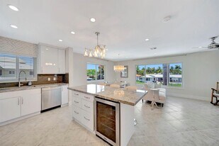 2811 NE 51st St, Unit 16 in Fort Lauderdale, FL - Building Photo