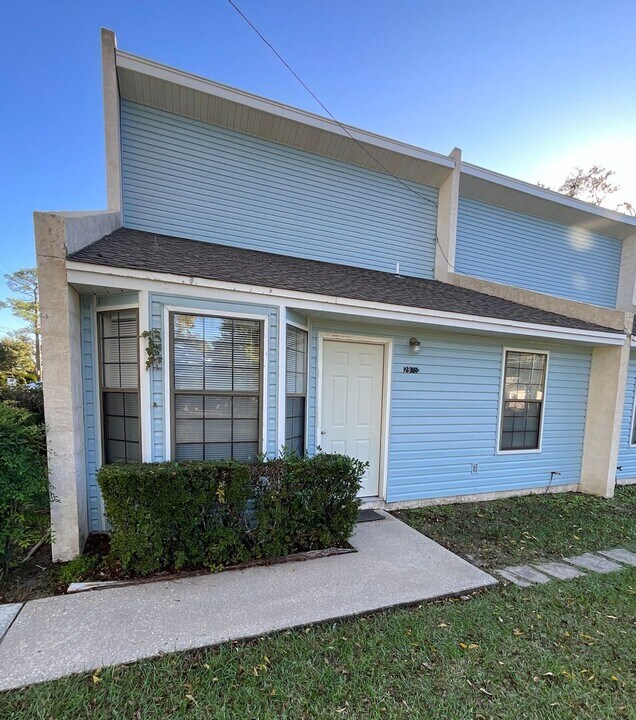 2975 A Kynes St in Marianna, FL - Building Photo