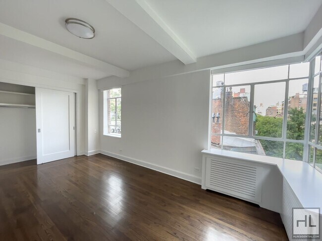 FIFTH AVENUE in New York, NY - Building Photo - Building Photo