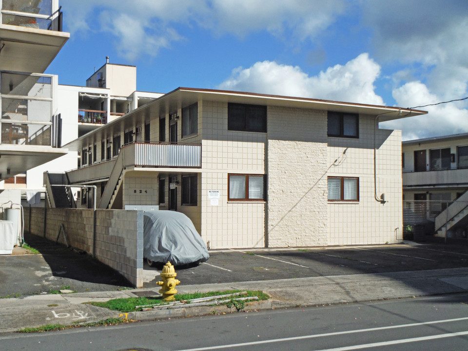 824 University Ave in Honolulu, HI - Building Photo