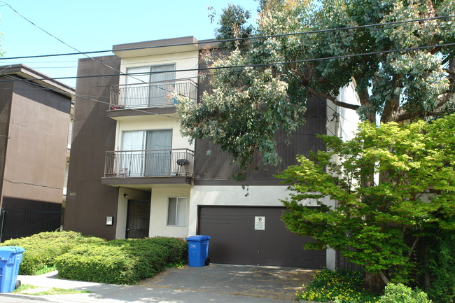 2435 Grant St in Berkeley, CA - Foto de edificio - Building Photo