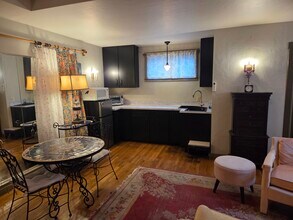 1524 Brawne Ave NW, Unit Studio in Olympia, WA - Building Photo - Building Photo