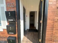 402 E Walnut Ln photo'