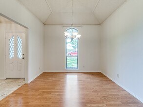 207 Hemlock Dr in Richardson, TX - Building Photo - Building Photo
