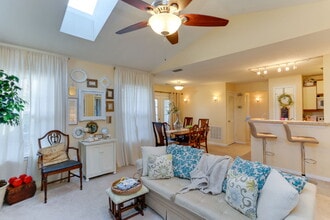 422 Lees Mill Dr in Newport News, VA - Foto de edificio - Building Photo