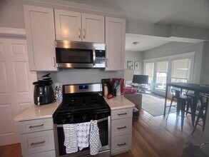 247 L St, Unit 1 in Boston, MA - Building Photo - Building Photo