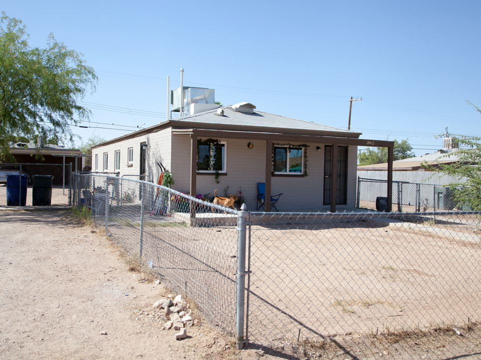 2410 East Cameron Vista Apartments in Tucson, AZ - Building Photo