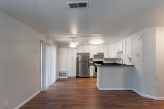 Orchard Park Apartments in San Jose, CA - Foto de edificio - Building Photo