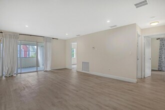 12036 FL A1AAlt, Unit B2 in Palm Beach Gardens, FL - Building Photo - Building Photo