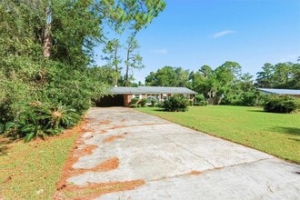 704 Fort King George Dr in Darien, GA - Building Photo - Building Photo