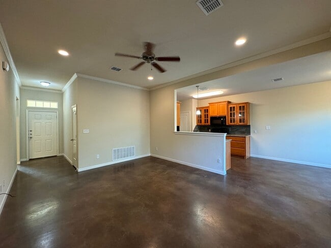 205 Chapel Trail Cir in Waco, TX - Building Photo - Building Photo
