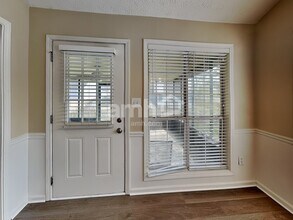 2880 Camelot Woods Dr in Lawrenceville, GA - Building Photo - Building Photo