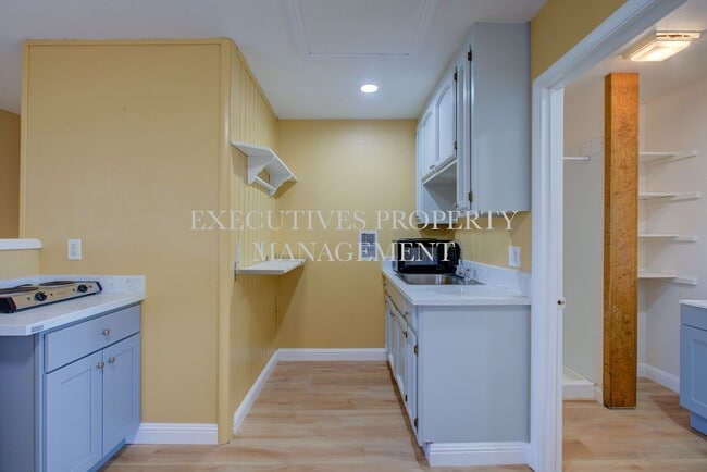 property at 3612 Hatch Rd