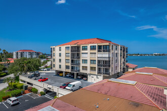 Casa del Mar in St. Petersburg, FL - Building Photo - Building Photo