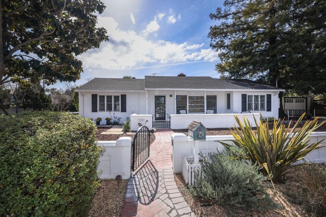 2796 Cowper St in Palo Alto, CA - Building Photo