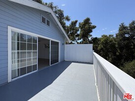 559 Tico Rd in Ojai, CA - Building Photo