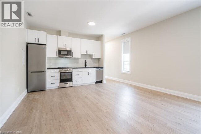 property at 9 Munn St