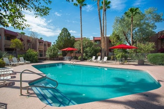 St. Phillips Corner Apartments in Tucson, AZ - Foto de edificio - Building Photo