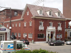 13 S Linn St, Unit 8 in Iowa City, IA - Building Photo