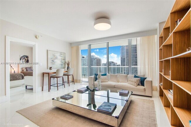 200 Biscayne Blvd in Miami, FL - Building Photo - Building Photo