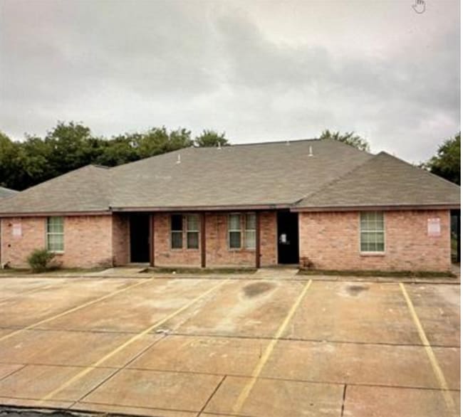 7625 Windsor Oaks in San Antonio, TX - Building Photo - Building Photo