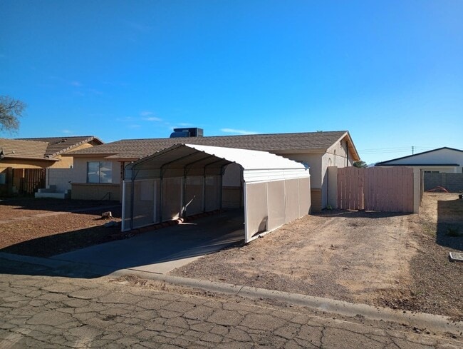 8361 W Altos Dr in Arizona City, AZ - Building Photo - Building Photo