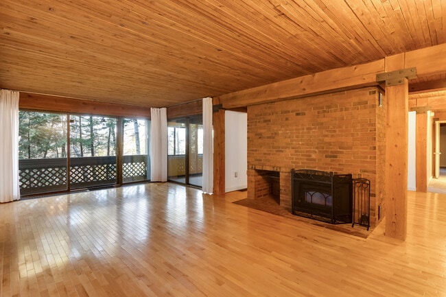 property at 122 Redrock Dr