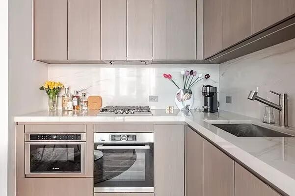 77 Charlton St in New York, NY - Building Photo