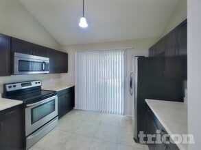 14002 N 49th Ave in Glendale, AZ - Building Photo - Building Photo