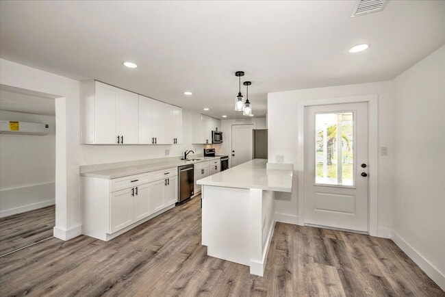 property at 160 Francis Dr NE