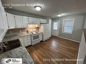 2400 Teakwood Manor Dr in Florissant, MO - Building Photo - Building Photo