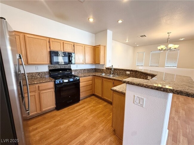 10230 Deerfield Beach Ave in Las Vegas, NV - Building Photo - Building Photo