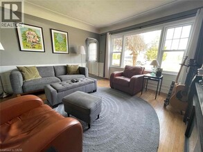 106 Main St S in Hamilton, ON - Building Photo - Building Photo