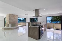 1632 S Bayshore Ct in Miami, FL - Building Photo - Building Photo