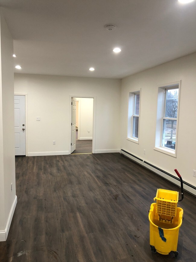 58 Evergreen Ave Apartments and Nearby Hartford Apartments For Rent